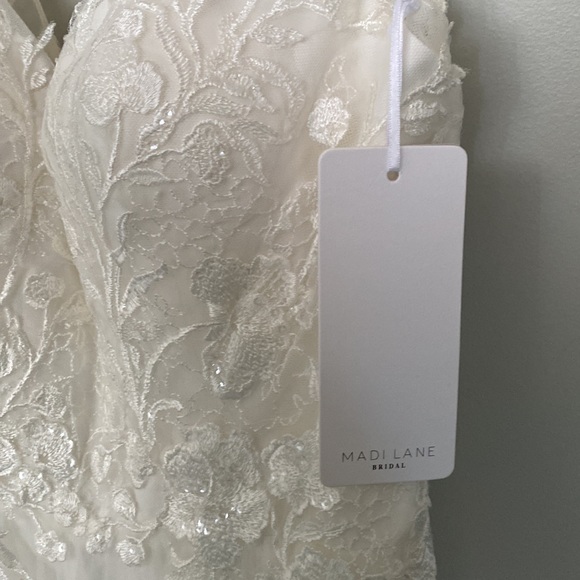 Madi Lane - Harper in Ivory/Ivory, US Size 6, Never sized, never worn - Picture 6 of 8